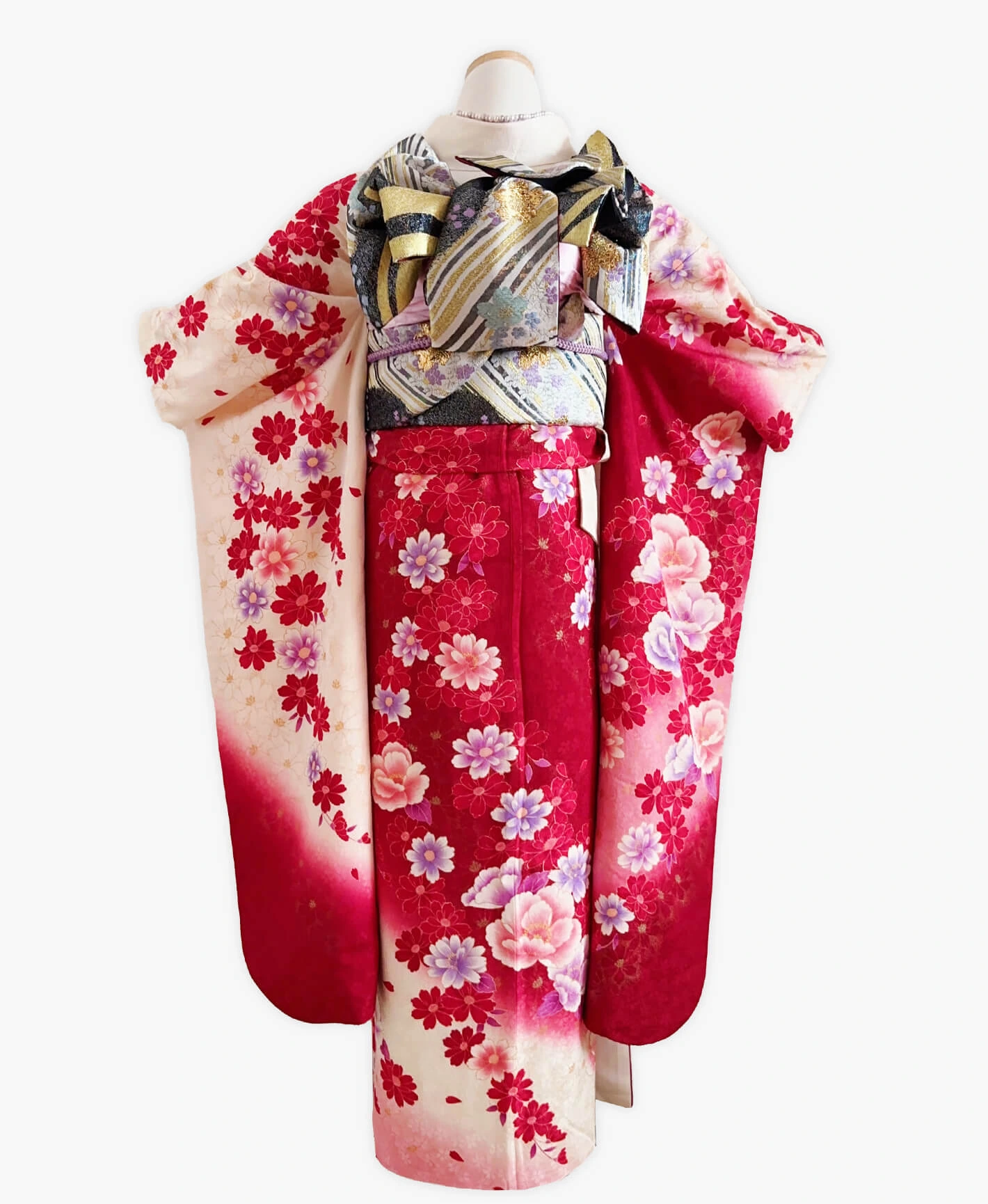 深緋 赤系 胡粉色 白系 暈し染め 手描き 可憐な花 振袖 - 画像 2