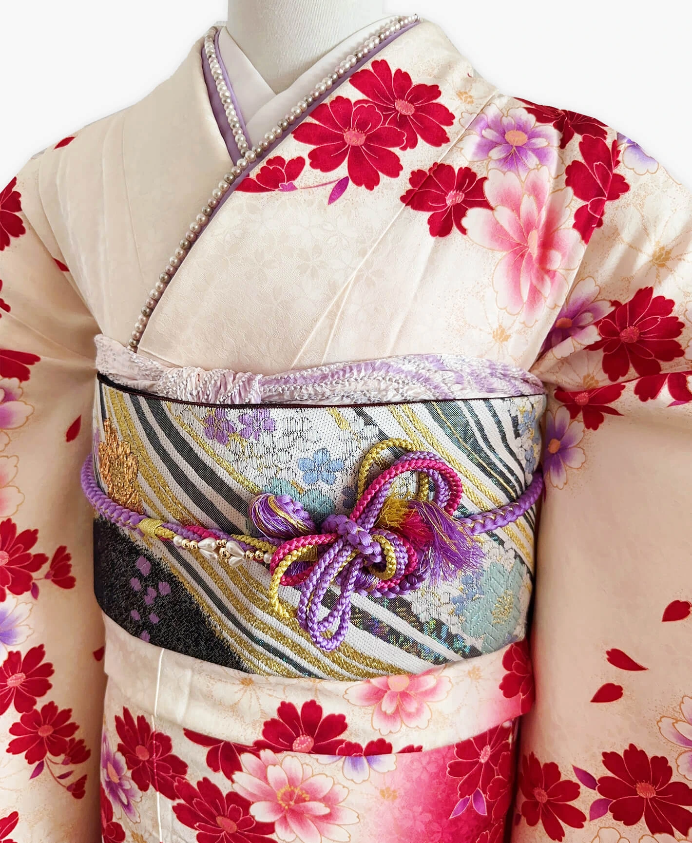 深緋 赤系 胡粉色 白系 暈し染め 手描き 可憐な花 振袖 - 画像 3