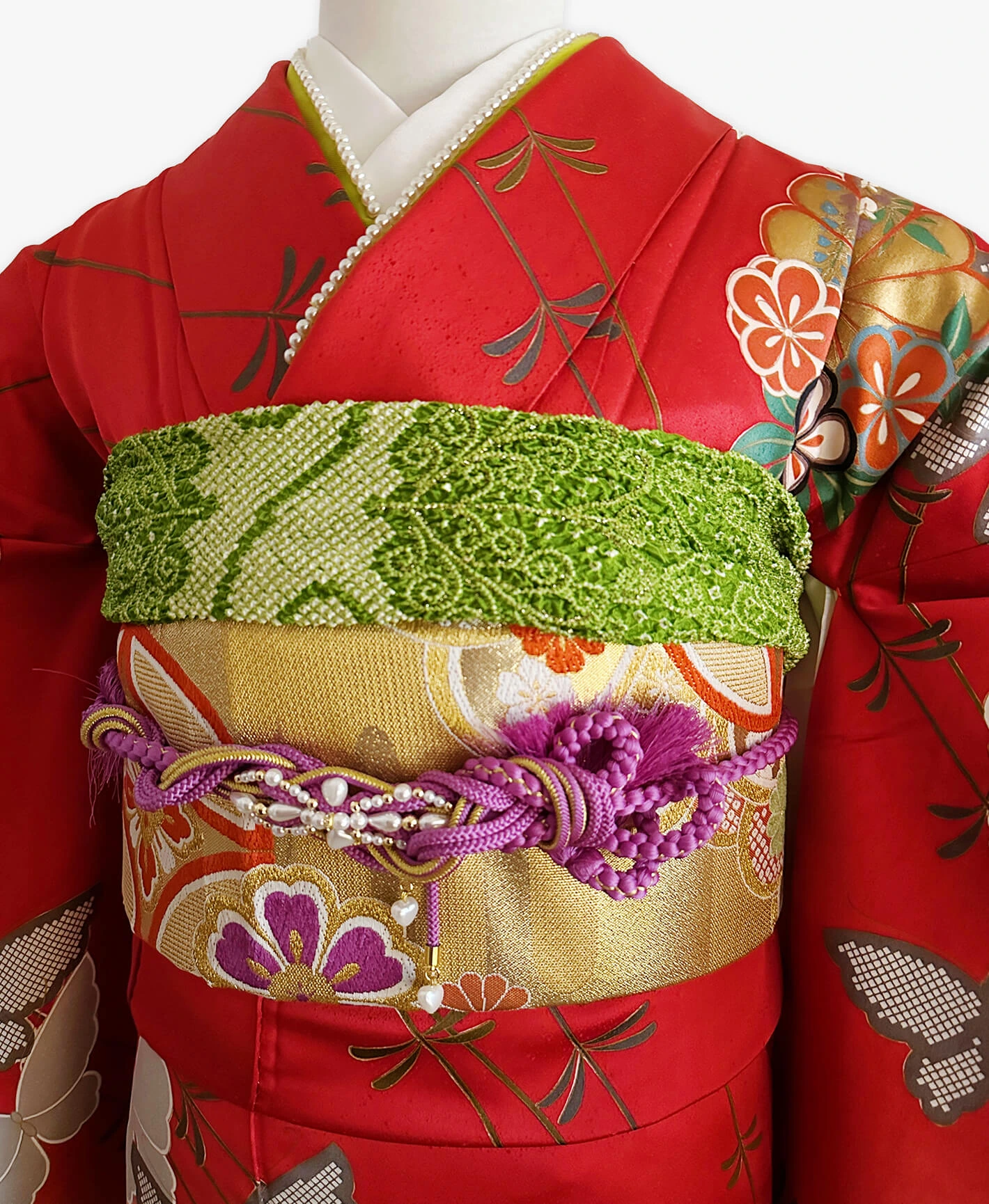 深緋色 赤系 駒刺繍 舞蝶 笹竹花文 振袖 - 画像 3
