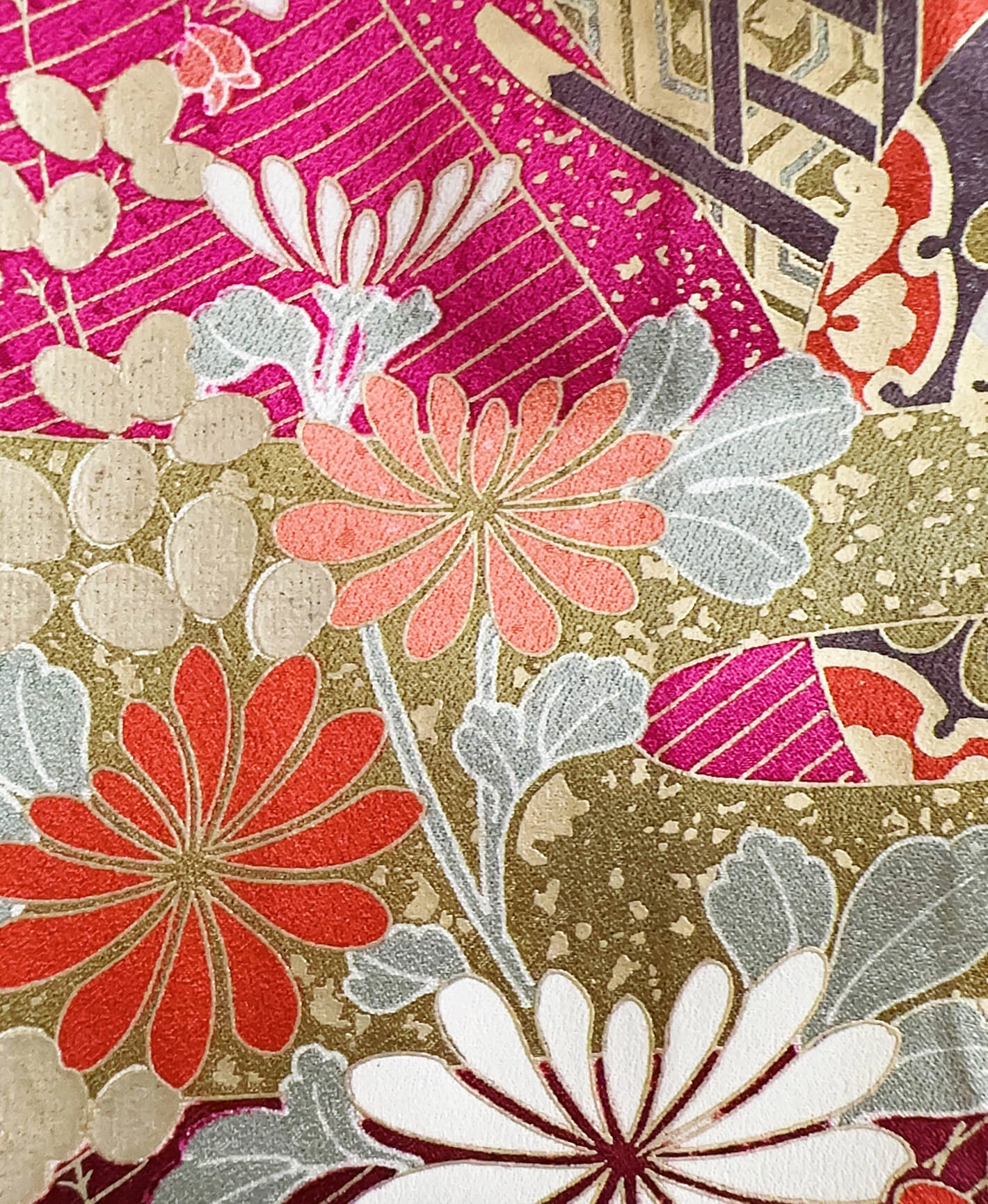 躑躅色 胡粉色 白系 駒刺繍 金彩 御所車 青海波 櫻 振袖 - 画像 7