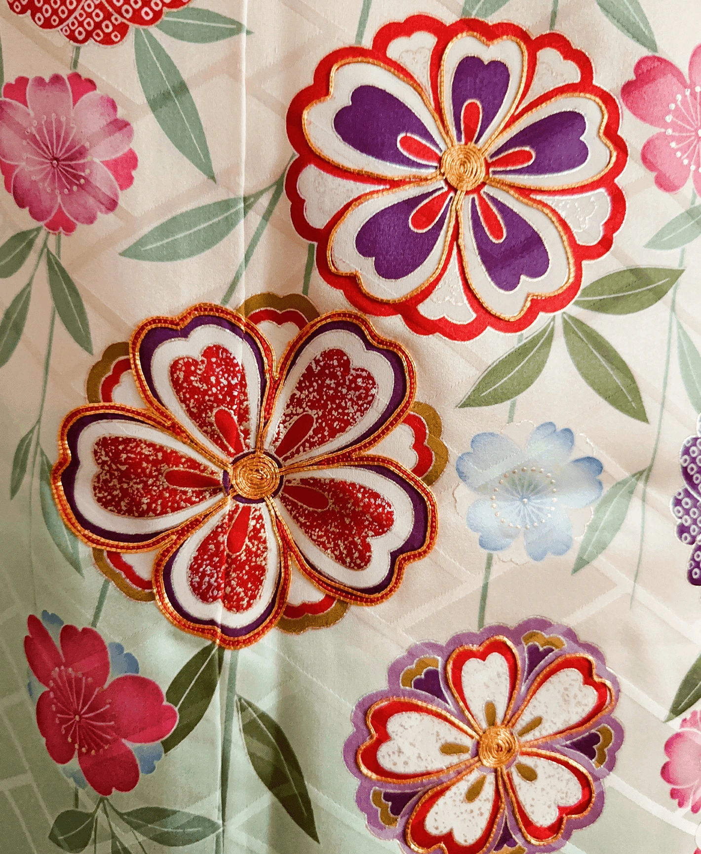 青竹色 緑系 暈し染め 駒刺繍 金彩 枝垂れ桜 振袖レンタル - 画像 6