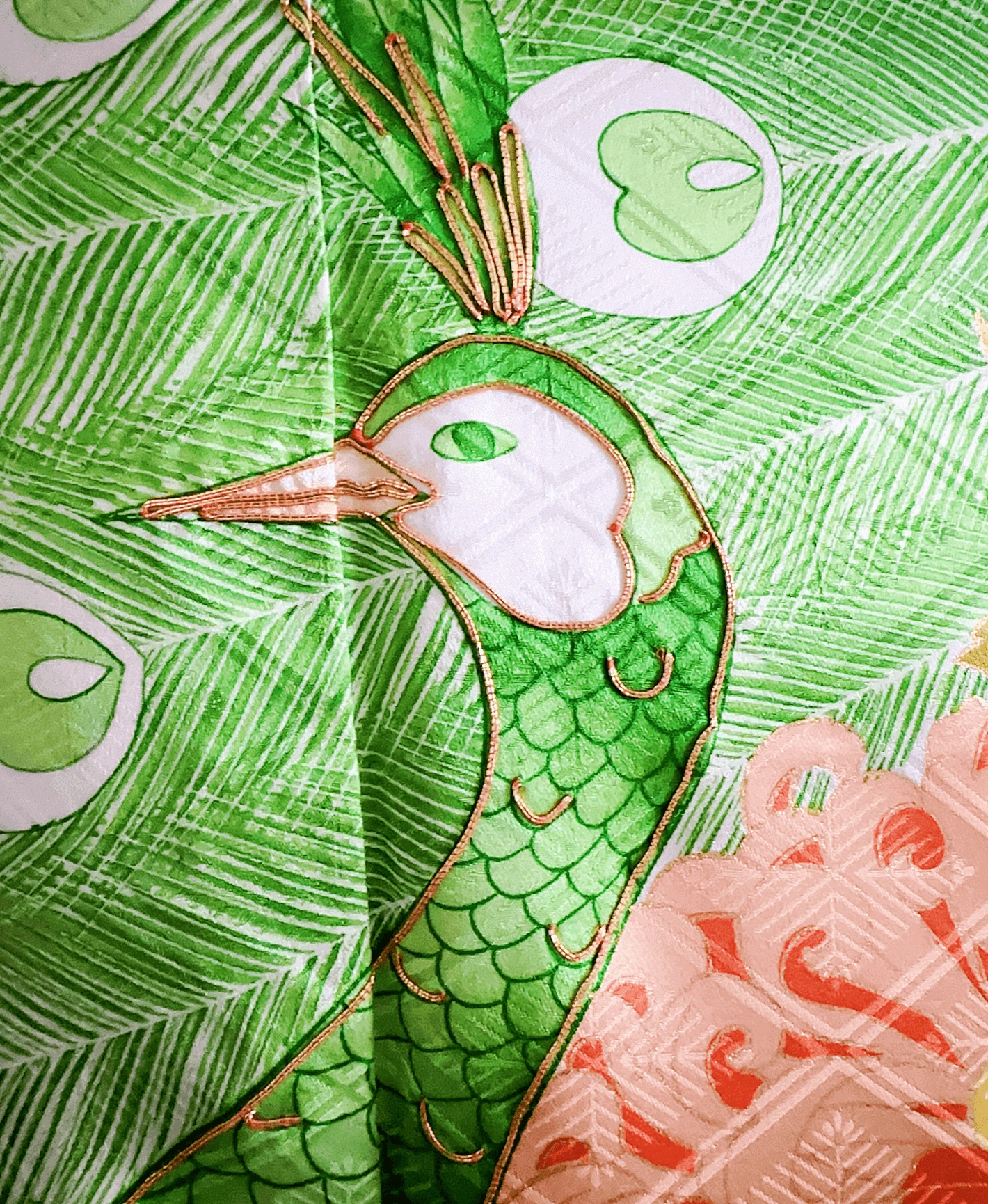 萌黄 緑系 暈し染め 駒刺繍 金彩 孔雀 牡丹 花草 振袖レンタル - 画像 6