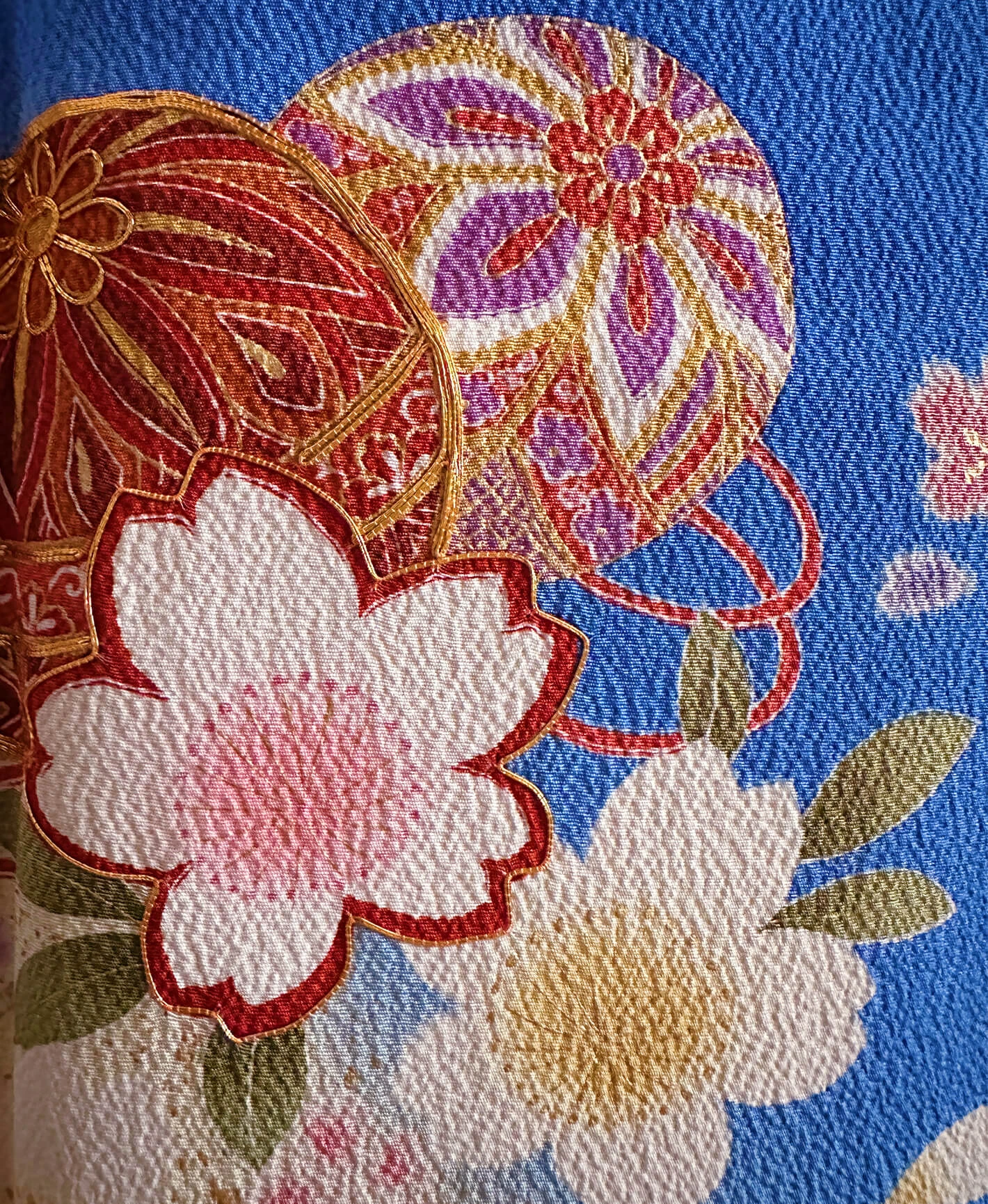 瑠璃色 青系 暈し染め 駒刺繍 櫻 手毬 振袖 - 画像 6